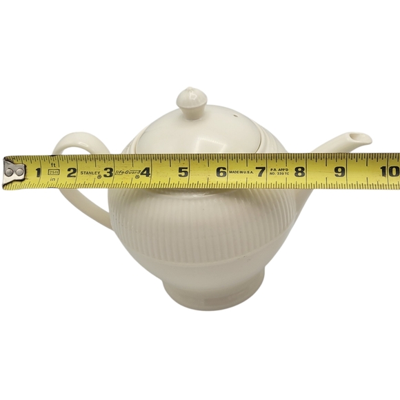 Vintage Windsor Teapot by Wedgwood England Porcelain Embossed Ribs & Dots Cream - Picture 10 of 12